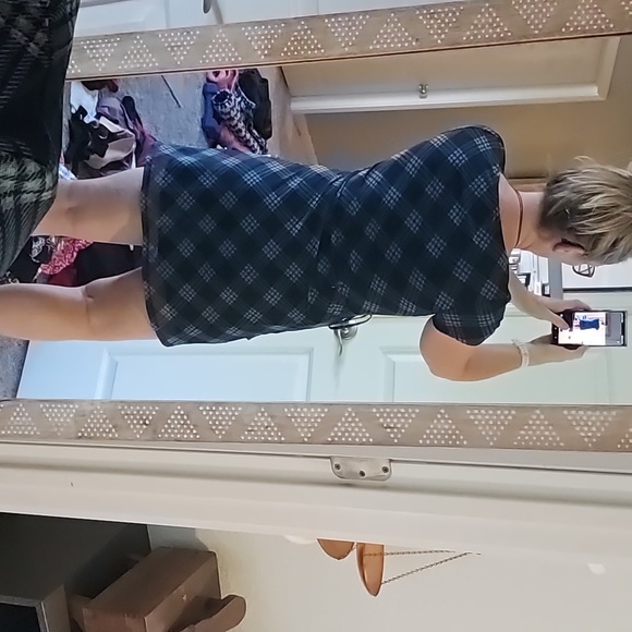 STUNNING SO TARTAN PLAID WRAP DRESS - Picture 2 of 10